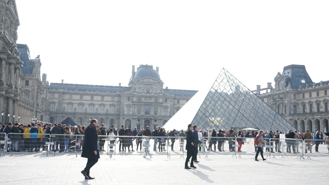 ルーブル美術館の回り方 子供と一緒に2時間以内で見学 パリ旅行 外国語 子育て